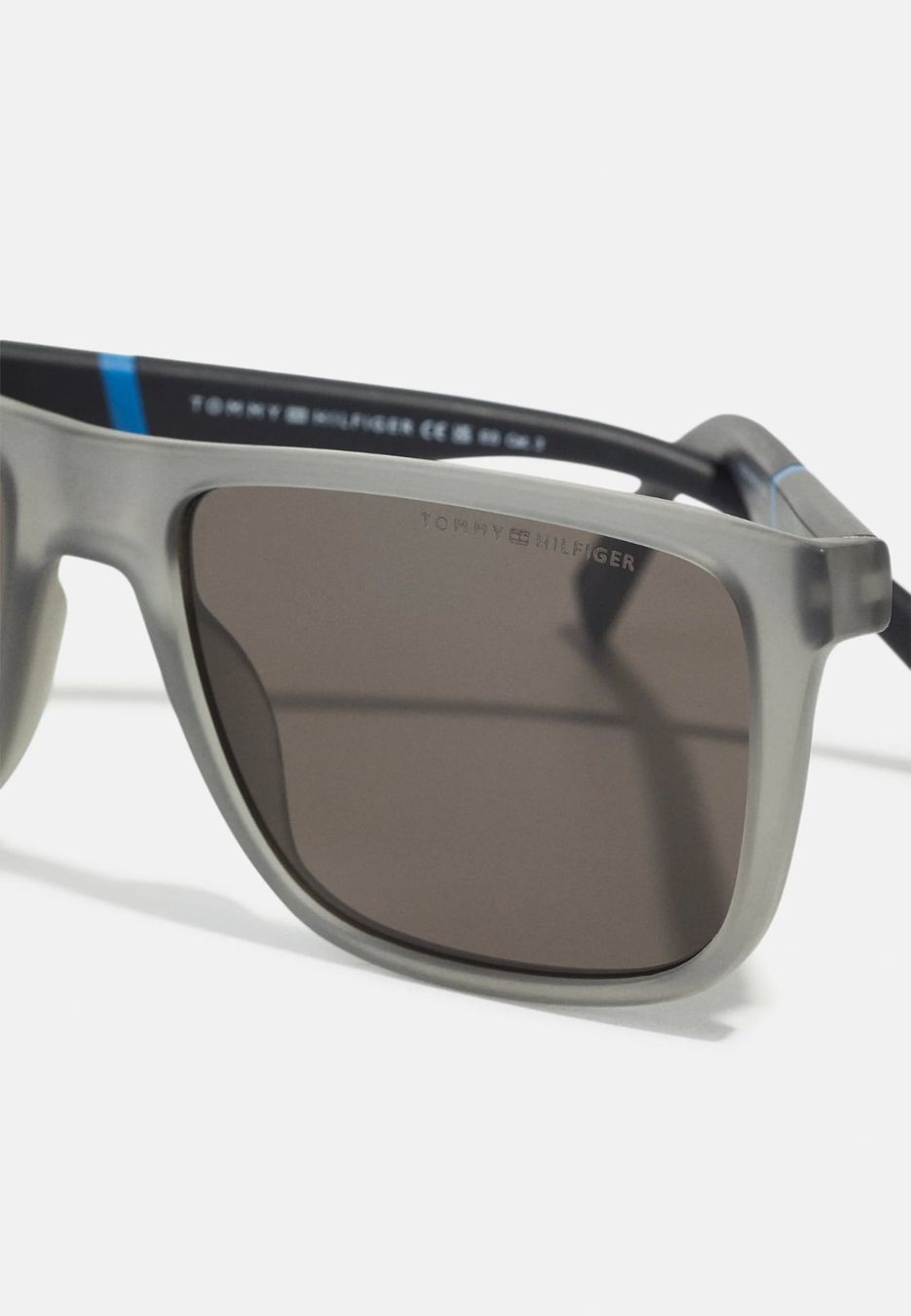 Tommy Hilfiger Lunettes & Verres: Tommy Hilfiger Sonnenbrille - matte grey NEU! – Neuf avec emballage d'origine à Aarburg par 69daros 5