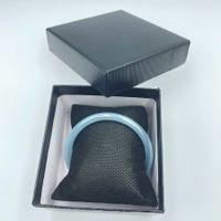 Eleganter Kristall Armreif in Rubinrot mit Geschenkbox