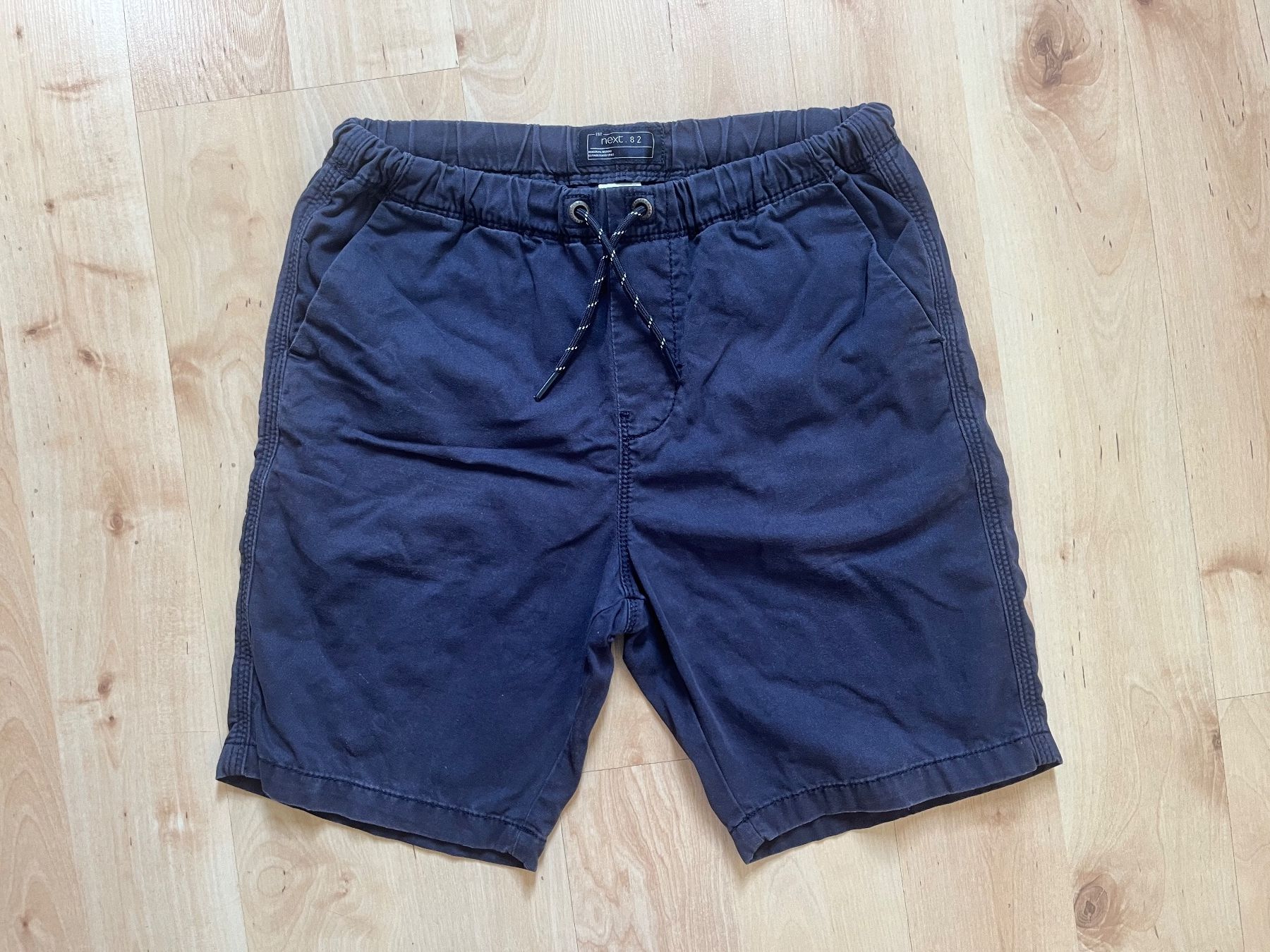 Next Pantaloni: Shorts next Gr 146 – Usato da Schwanden GL venduto da Leemueller