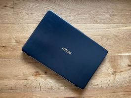 ASUS Laptop dunkelblau 17 Zoll gebraucht