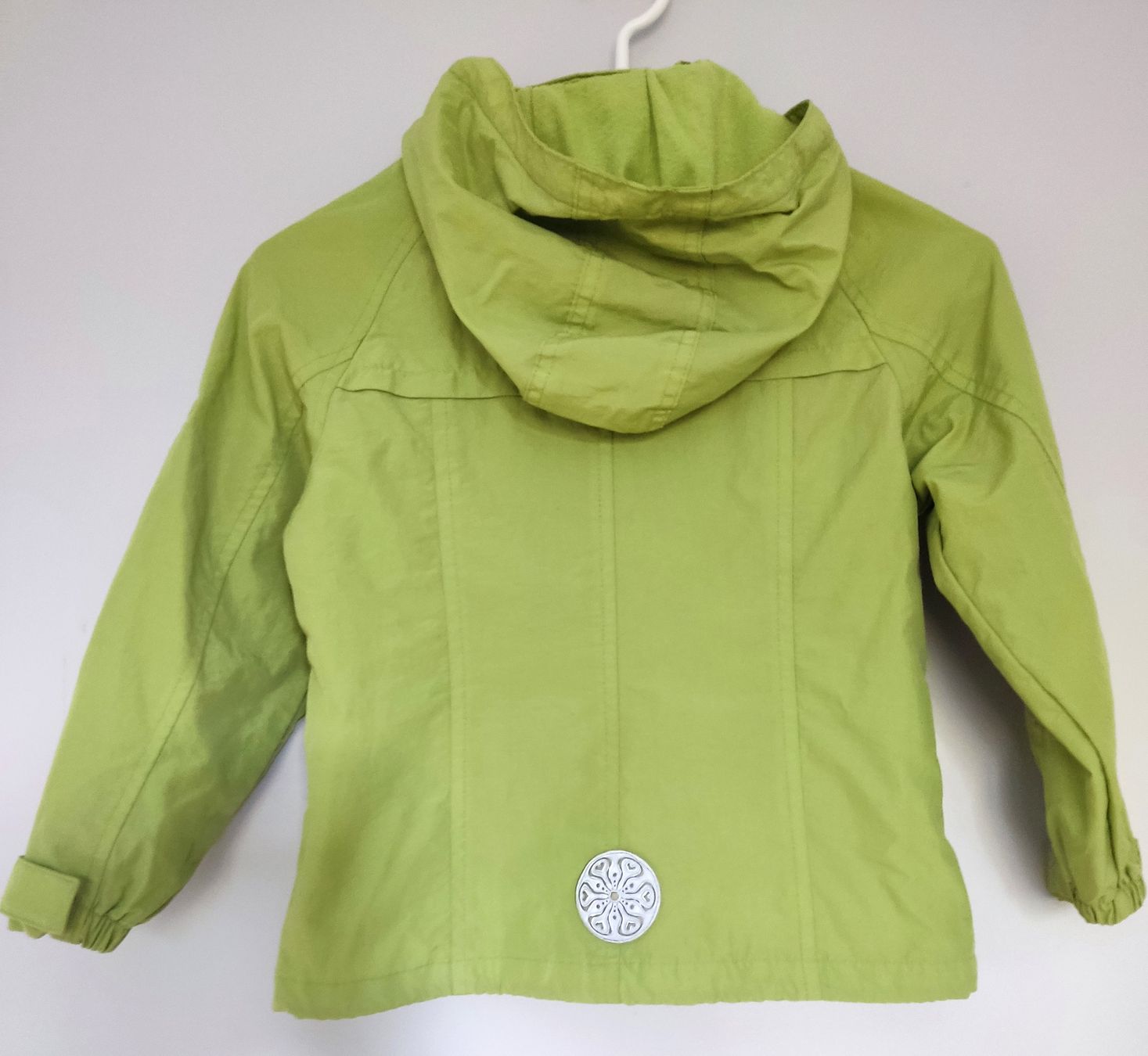 H&M Giacche & Cappotti: H&M Regenjacke Gr. 116 – Usato da Biel/Bienne venduto da AnikaNah 1