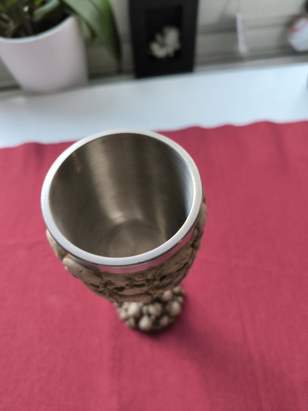 Tutte le decorazioni: Skull-Kelch mit Edelstahleinsatz – Usato da Zürich venduto da protea59 3