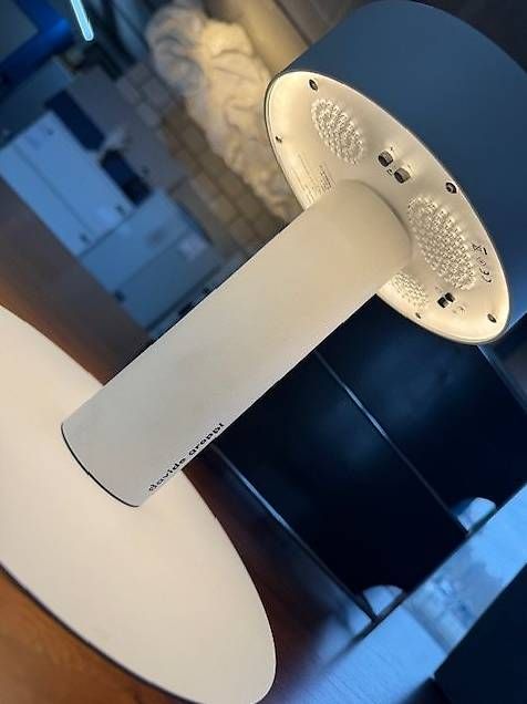 Lampade: Davide Groppi Design-Tischleuchte mit Sound – Usato da Zollikofen venduto da OberliAG 2