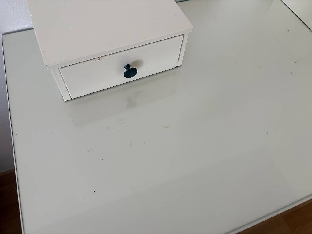 Ikea Tavoli da trucco: Makeup table – Usato da Zürich venduto da dem_7nxr 2