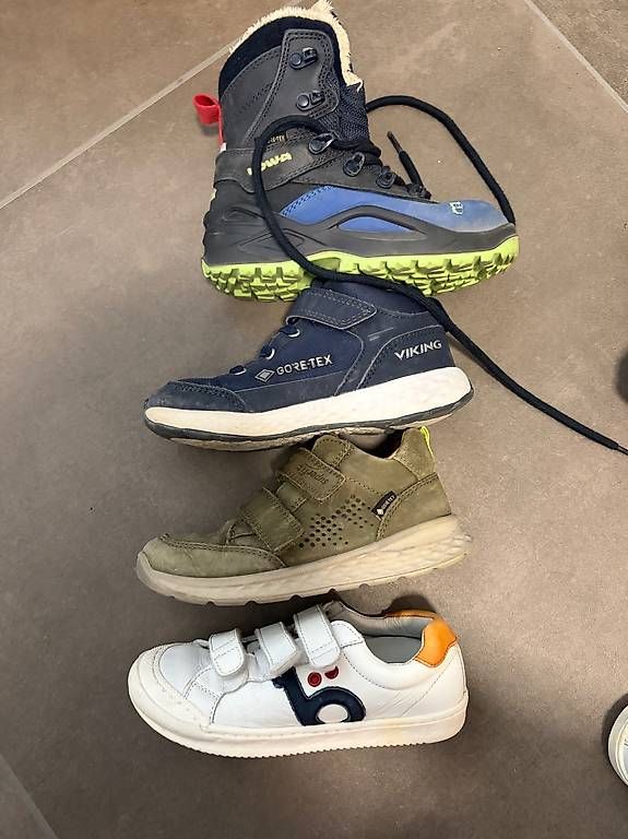 Scarpe per ragazzi: Kodnerschuh Paket Grösse 28 – Usato da Walchwil venduto da ama_9gny 2