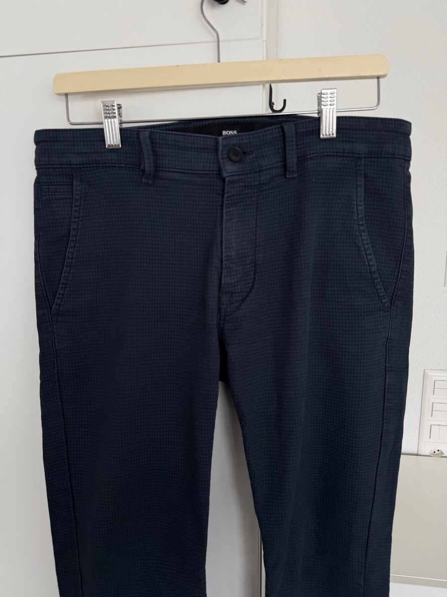 Hugo Boss Pantaloni: Hugo Boss Chino Slim Fit mit Muster – Nuovo (secondo la descrizione) da Zürich venduto da mel_87ct 2
