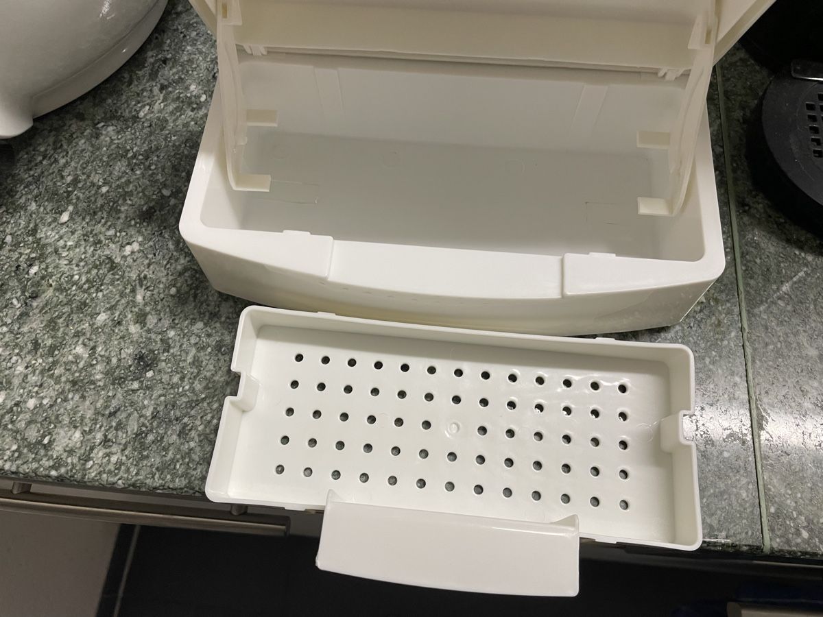 Pasti del neonato: Sterilisationsbox Nagelstudio, neuwertig! – Usato da Oberwil BL venduto da Petermib 4