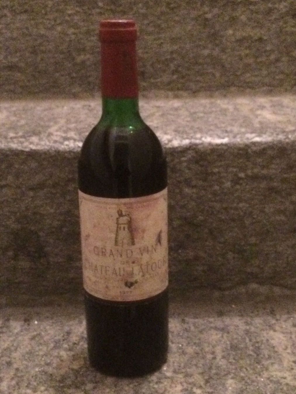 Vino: Château Latour 1977 – Nuovo (secondo la descrizione) da Zürich venduto da Smilejocker 1