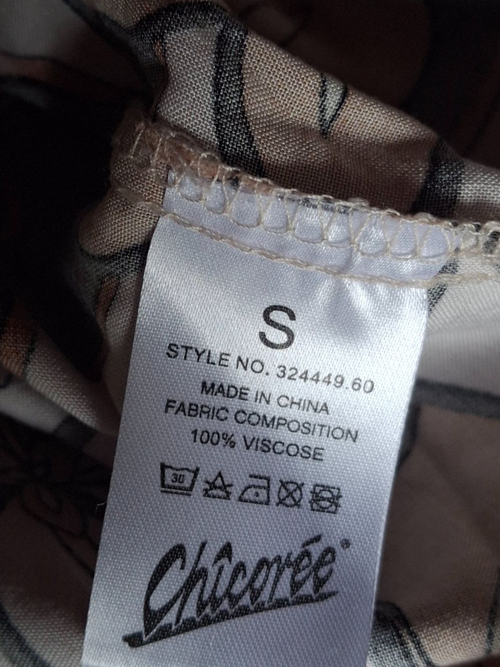 Top: Haut taille S-M marque Chicorée col en V – Usato da Villiers venduto da san_jn5w 3