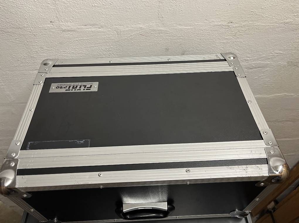 Autres accessoires: Flyht Pro Rack 5U Eco II Compact 23 – D'occasion à Uster par philip.merian 2
