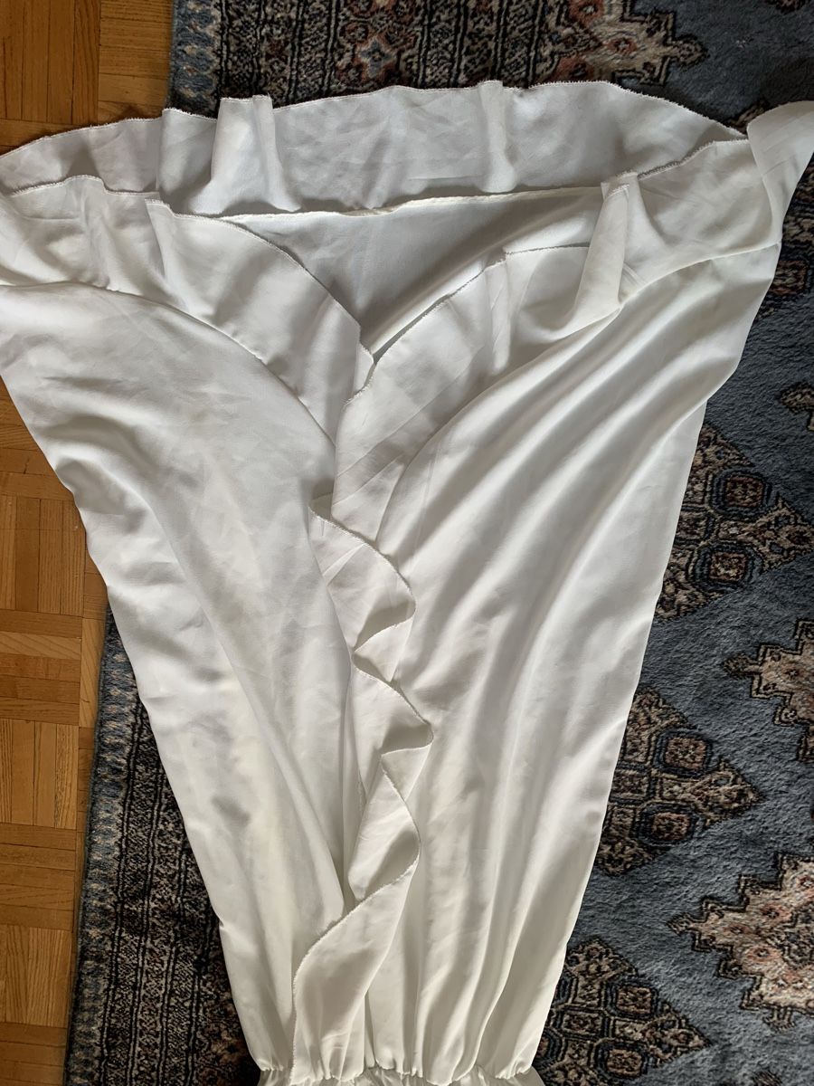 Kleider: ELEGANTES KLEID GR M – Neu (gemäss Beschreibung) aus Gutenswil von Bregenzer8610 1