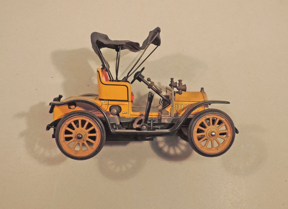 Schuco 1228 Opel Doktorwagen. Modell 1909. Mit Schlüsse