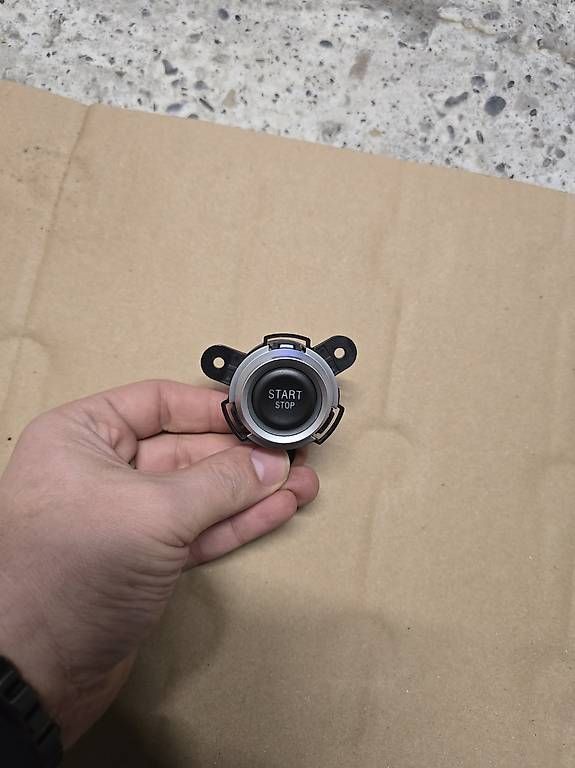 Tutti pezzi di ricambio auto: Alfa Romeo 159/ Brera/ Spider Startknopf – Usato da Ottenbach venduto da bella85 1