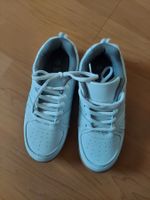 Turnschuhe weiss Grösse 33