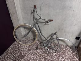 Fahrrad Gestell Silber Damen Rad als Ersatzteil