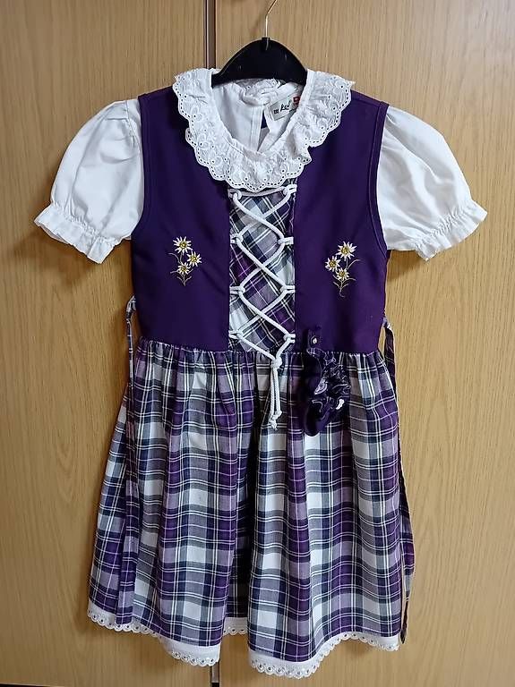 Robes et jupes: Dirndl Mädchen 128 – D'occasion à Auw par luszur