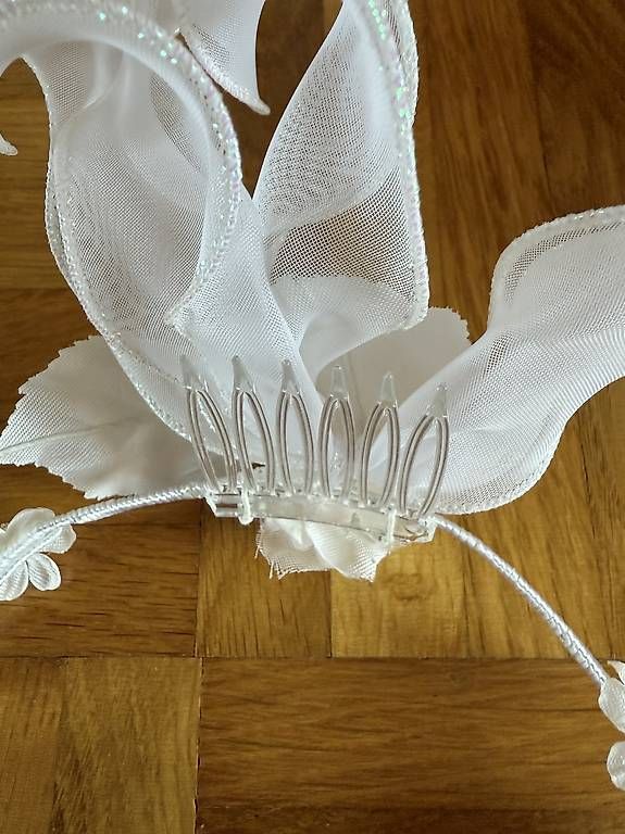 Tutte le decorazioni: Weisssonntag Kränzchen – Usato da Dietikon venduto da Princessy 3