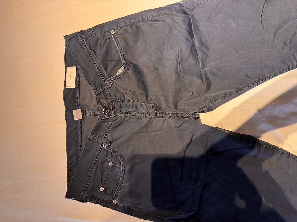 Pantaloni: Hose Baldessarini  – Usato da Regensdorf venduto da Jazmyn307 1
