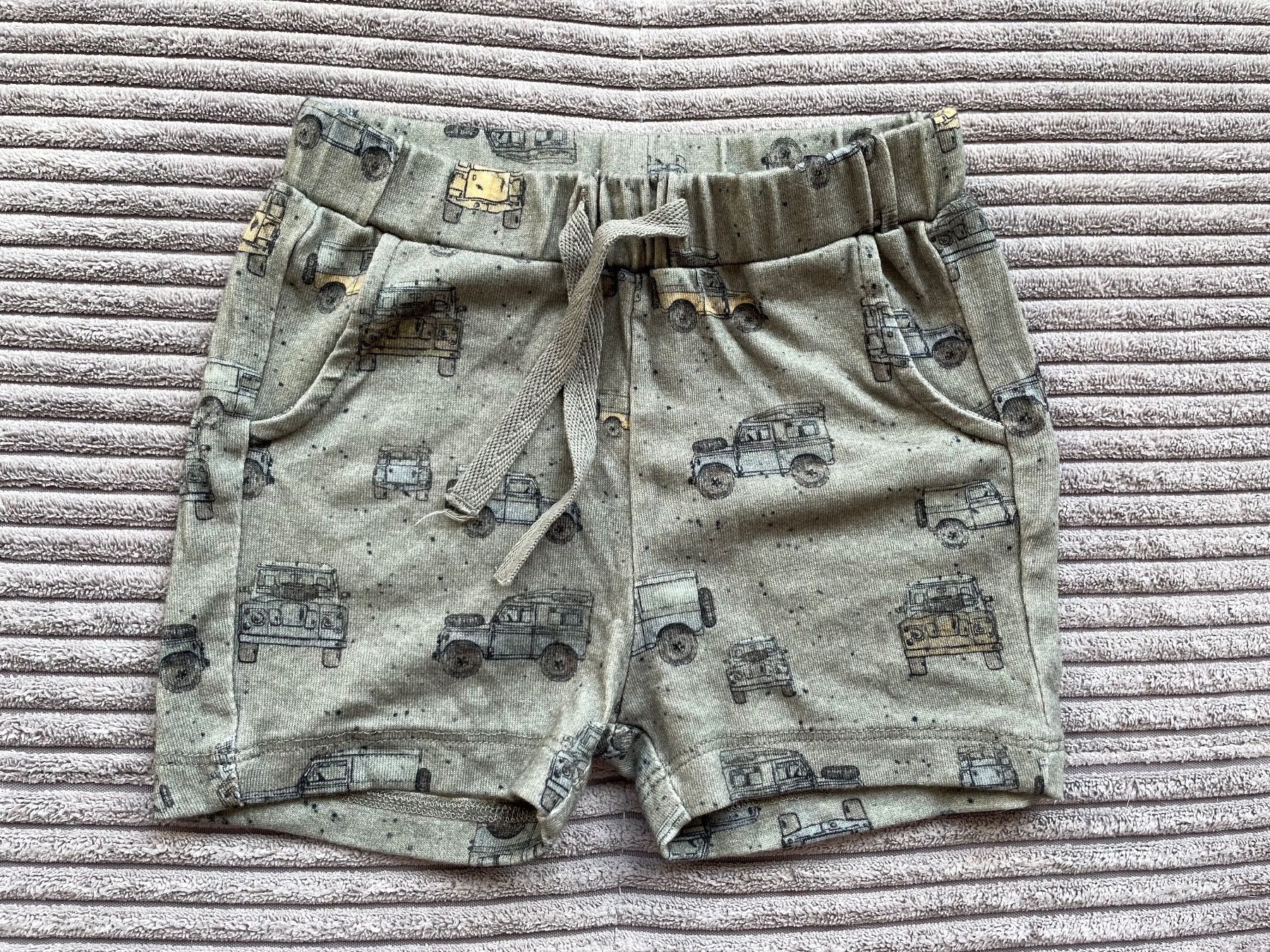 Name It Pantaloni: Hose kurz Name It Grösse 68 – Usato da Watt venduto da SilviaS0209