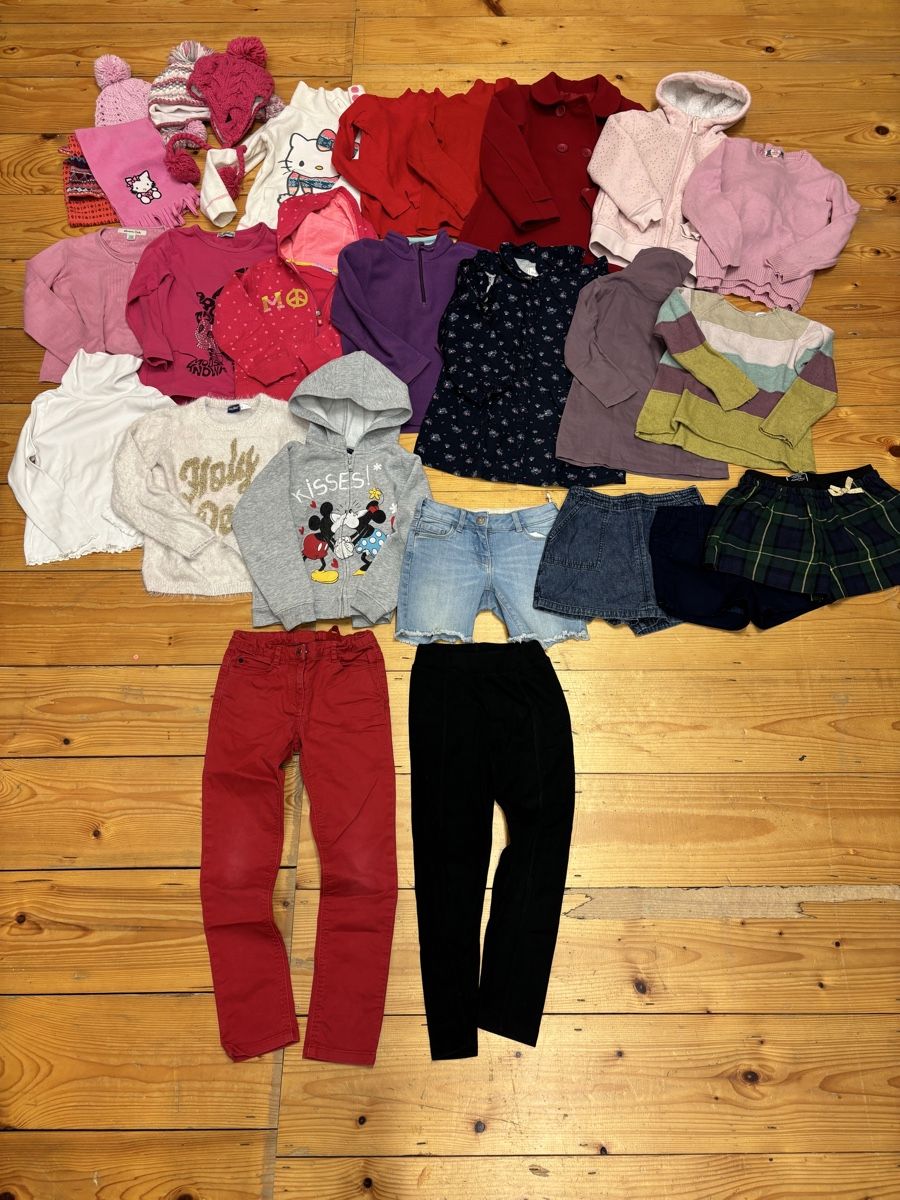 Lotti & Set di vestiti: Kleiderpaket Mädels, Grösse 110/116 – Usato da Büren an der Aare venduto da Nikito2001