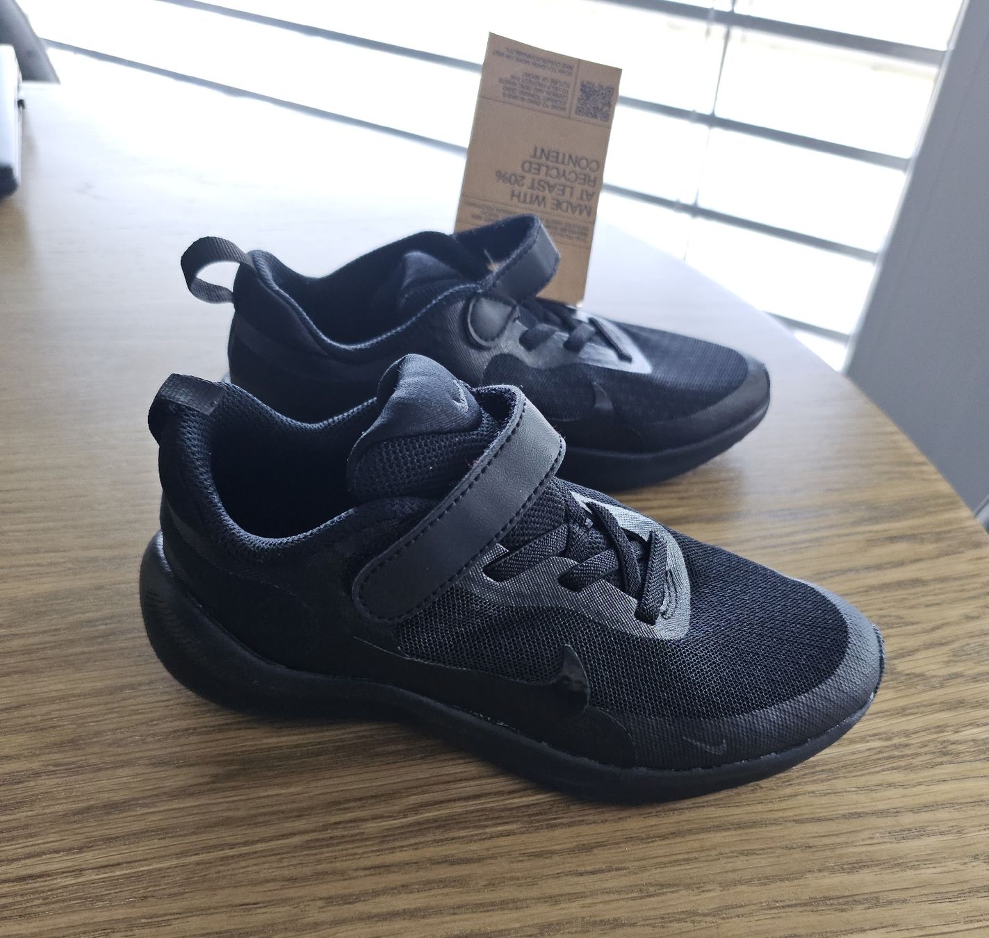 Nike Schuhe für Jungen: Neuves Nike révolution 7 taille 30 – Neu (gemäss Beschreibung) aus Attalens von mar_rq8k