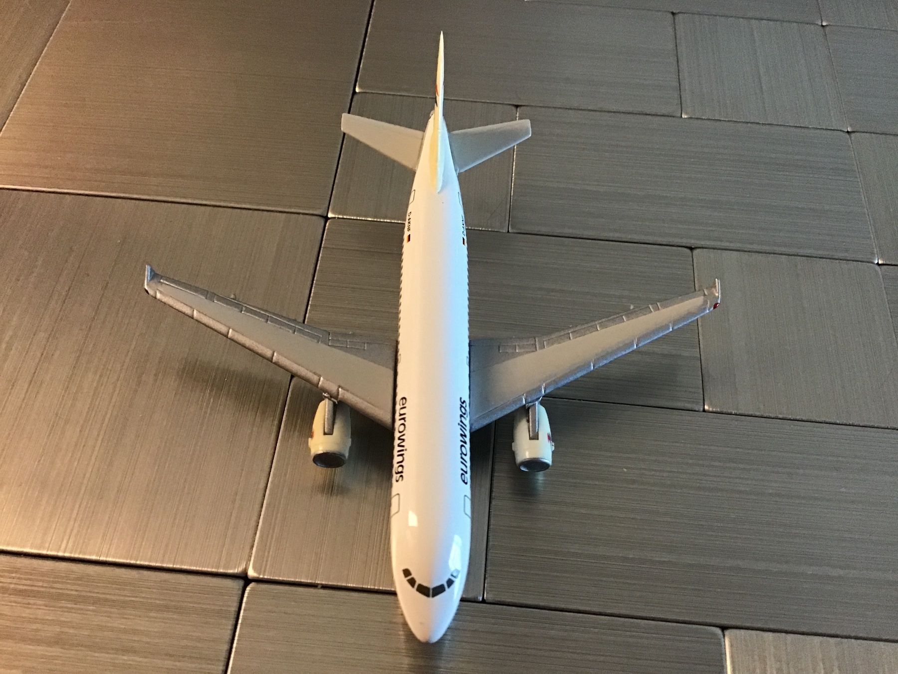 Herpa Kit di modellismo & Modellini statici: HERPA EUROWINGS  AIRBUS A319 – Usato da Männedorf venduto da Modellbau-wyss 3