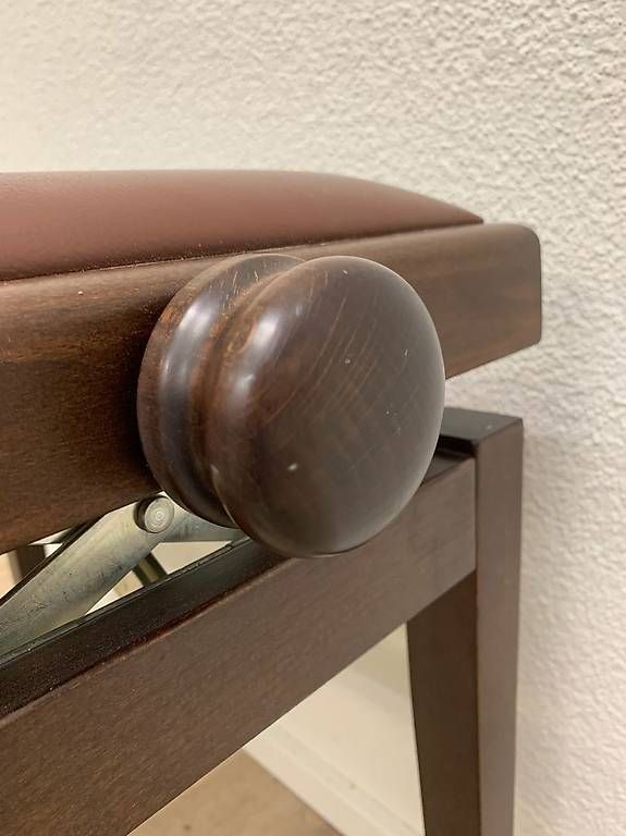 Hocker: Höhenverstellbare braune Klavierbank – Gebraucht aus Obernau von Arche_Noah_Brocki 4