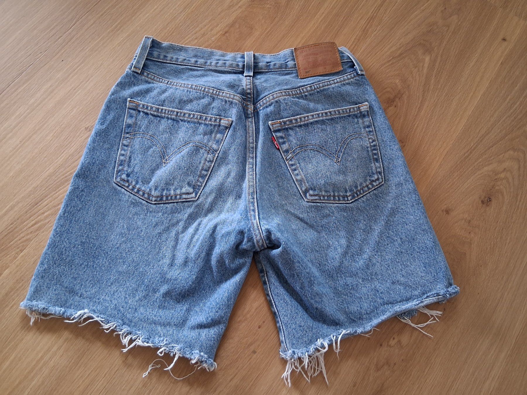 Levi's Jeans: Levi's 501 Jeans Shorts W25 – D'occasion à Lengnau AG par Nathi88 1