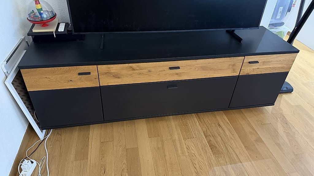Meubles TV: Sideboard mit Massivholz – D'occasion à Döttingen par jan_fx9k 1