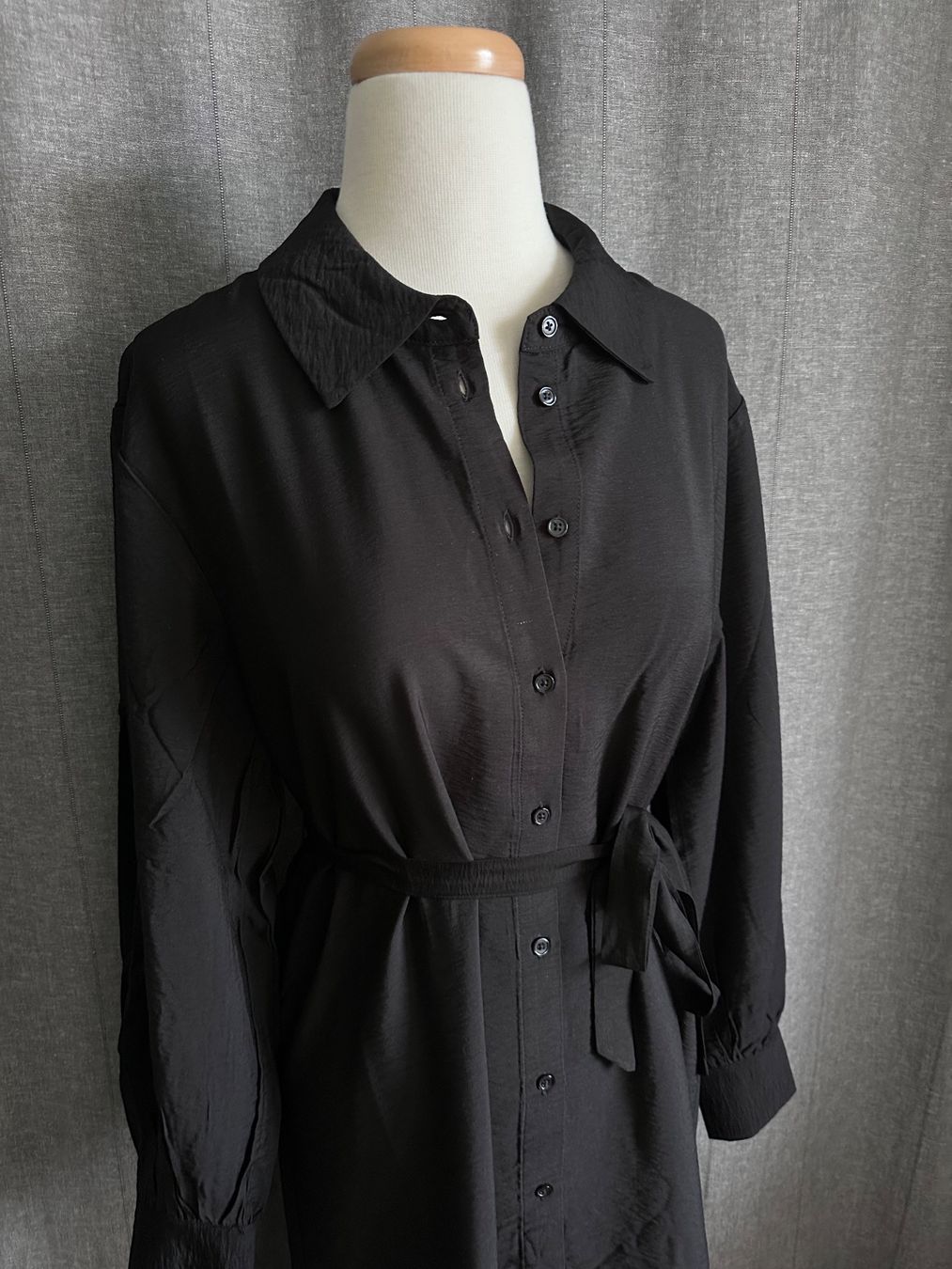 Vero Moda Vestiti: Elegantes Blusenkleid – Nuovo e nell'imballaggio originale da Uitikon Waldegg venduto da MGC 2