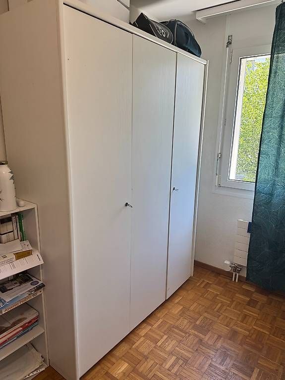 Lits: Ensemble de meubles chambre- 300 CHF – D'occasion à Marly par del_y5h7 2