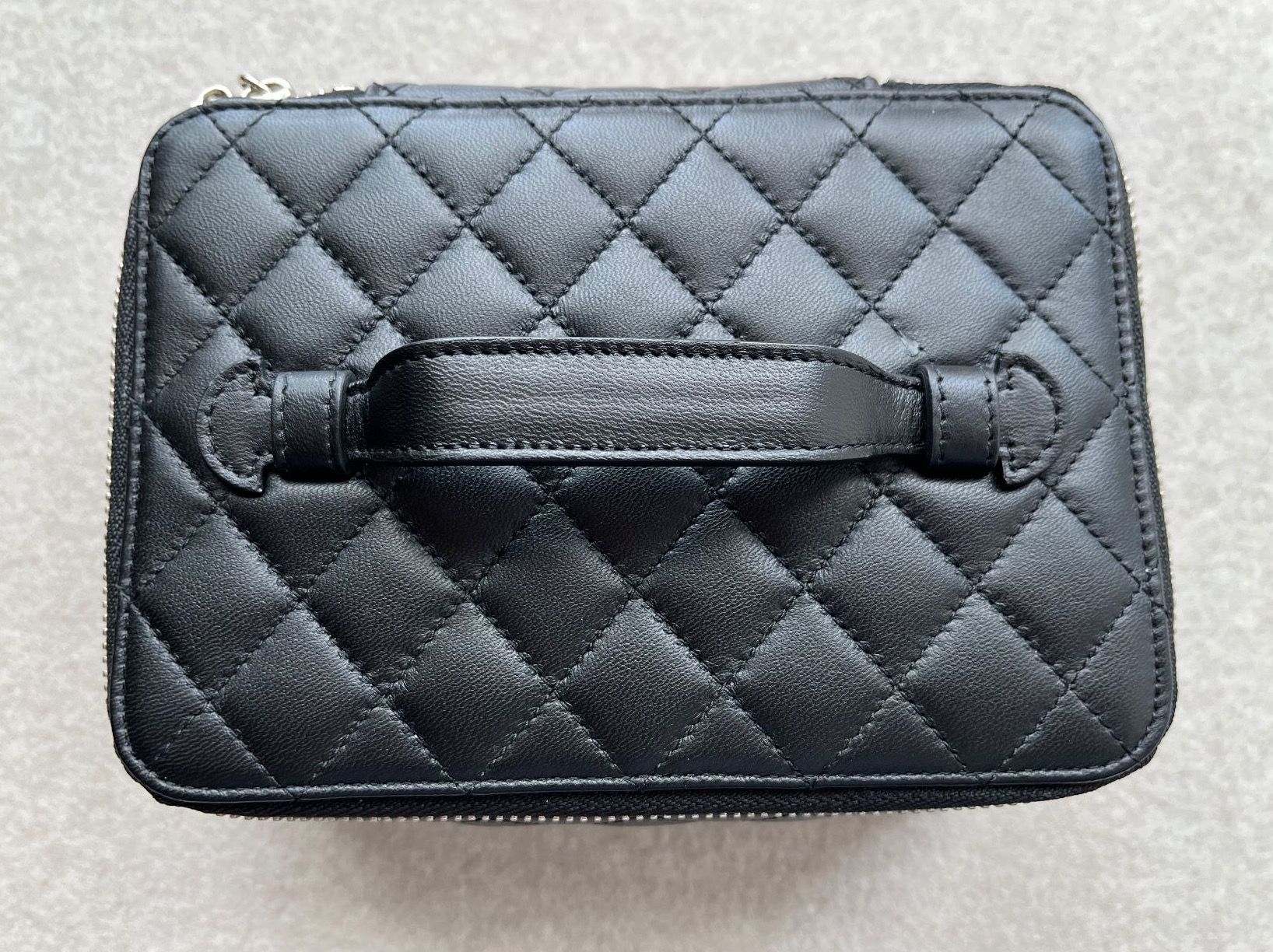 Chanel Portagioie: Chanel Vanity - Very good condition – Usato da Villars-sur-Glâne venduto da etoupe621 6