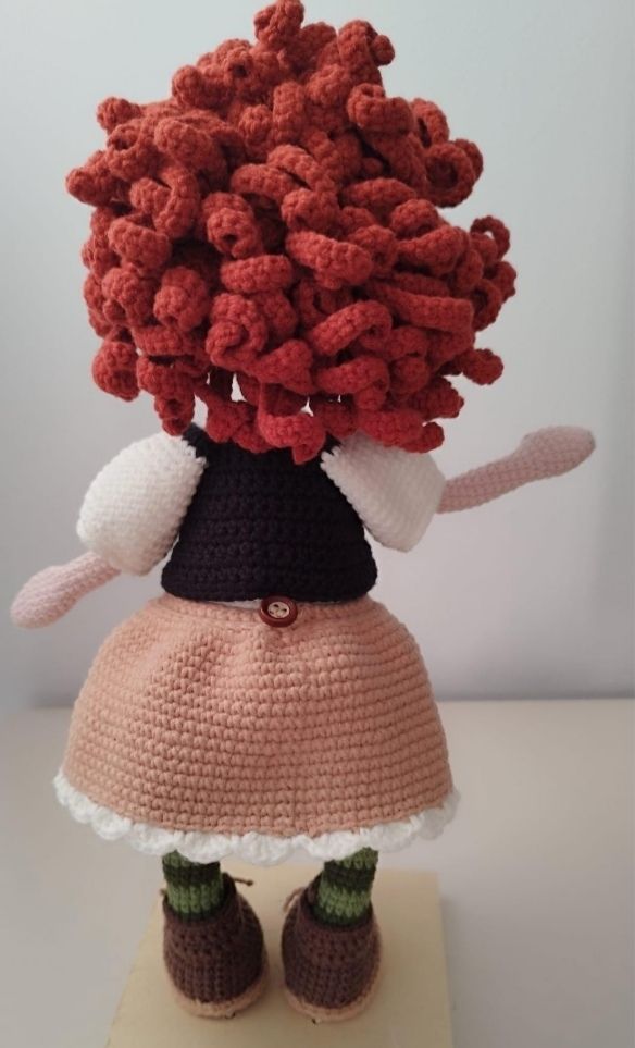 Bambole: Crocheted Witch Doll with Cat, Halloween – Nuovo e nell'imballaggio originale da Arnex-sur-Orbe venduto da can_97vn 4