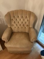 Cocktailsessel beige mit Fransen und Knopfheftung