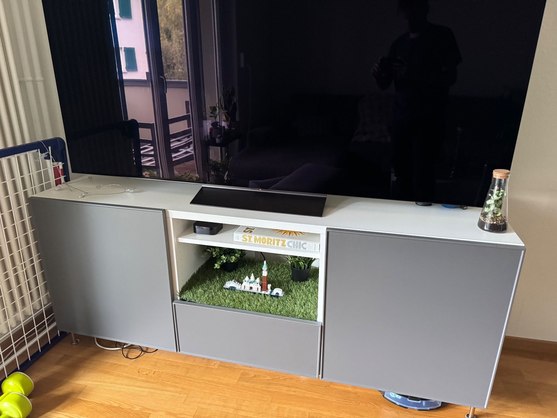 Ikea Mobili TV: Ikea besta Sideboard, Grau/Weiss – Usato da Horgen venduto da max_76w8 4