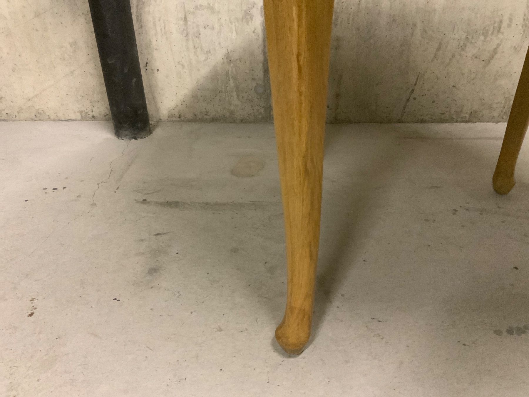 Tavoli: Alter Esstisch aus Massiv Holz, Restauriert – Usato da Thun venduto da LGBgartenbahn 3