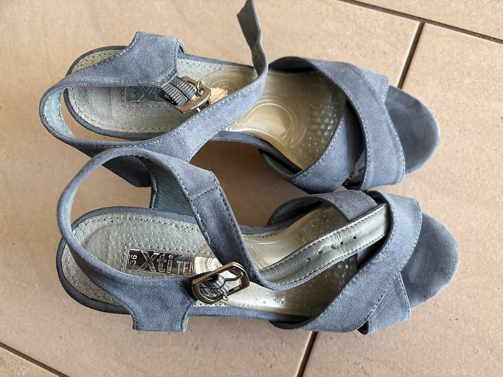 Damenschuhe: Hellblaue Sandalen Xti Gr. 36 – Gebraucht aus Willisau von ani_gtk8 1