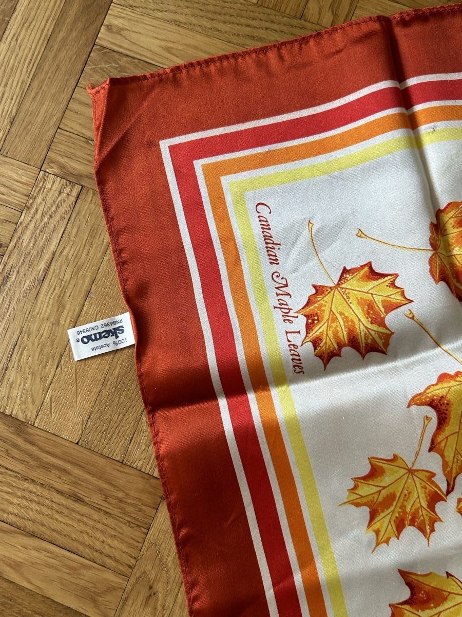 Foulards, Tücher & Schals: Foulard – Gebraucht aus Vufflens-la-Ville von newlifegva 2