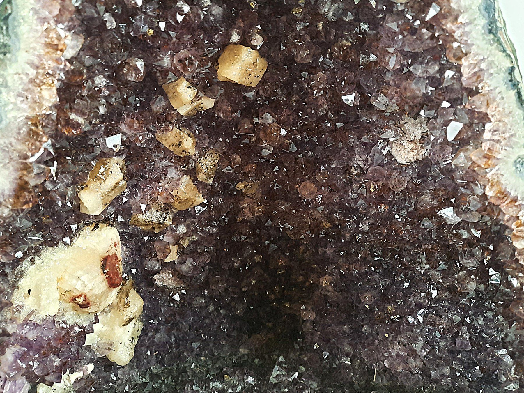 Minéraux & Lithothérapie: Amethyst Druse/ Geode – D'occasion à Beinwil am See par Restwert_Beinwil 1