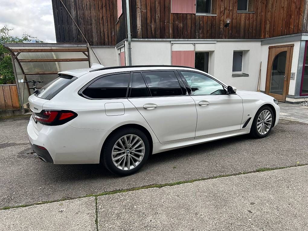 Automobili: BMW 530d xDrive SAGTouring  – Usato da Schwarzsee venduto da Allodds 1