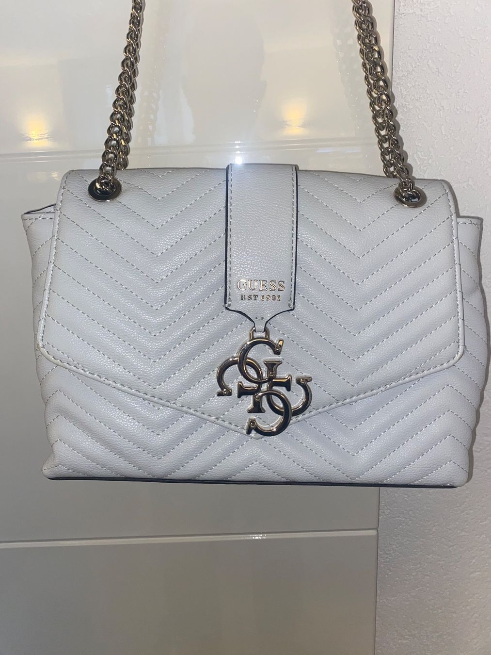 Guess Borse da donna: Guess Handtasche – Usato da Schlieren venduto da Sunshines