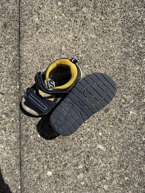 Scarpe da uomo: Sandalen Grösse 20 – Usato da Ibach venduto da Irenei