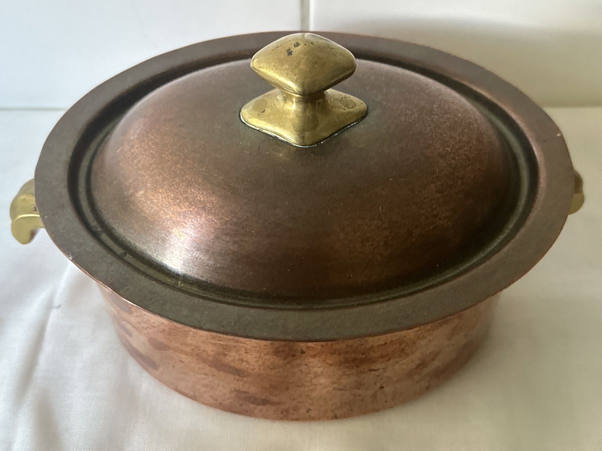 Casseroles: Antiker ovaler Kupfertopf mit Messinggriffen – D'occasion à Zürich par Chaeffeler