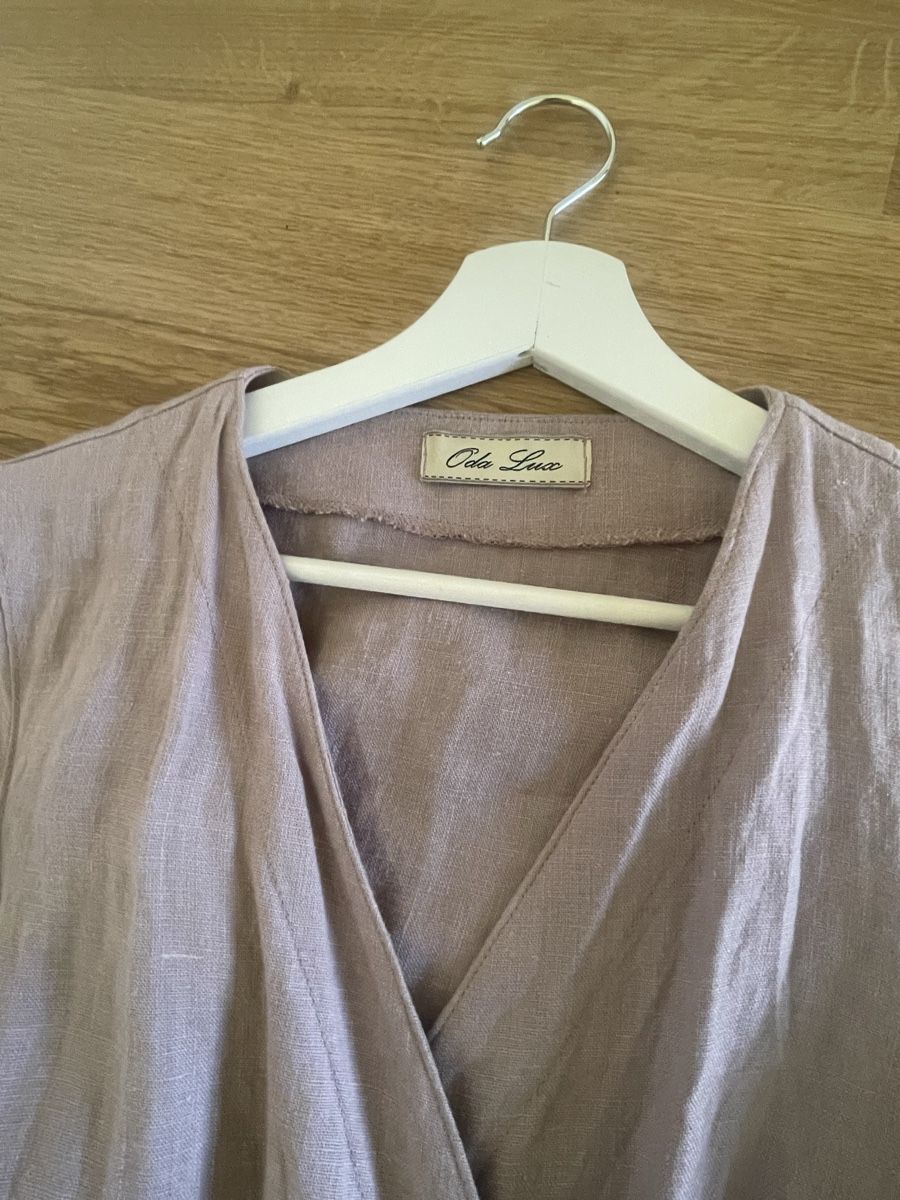 Kleider: Robe portefeuille en lin – Gebraucht aus Baar von ali_l9sf 1