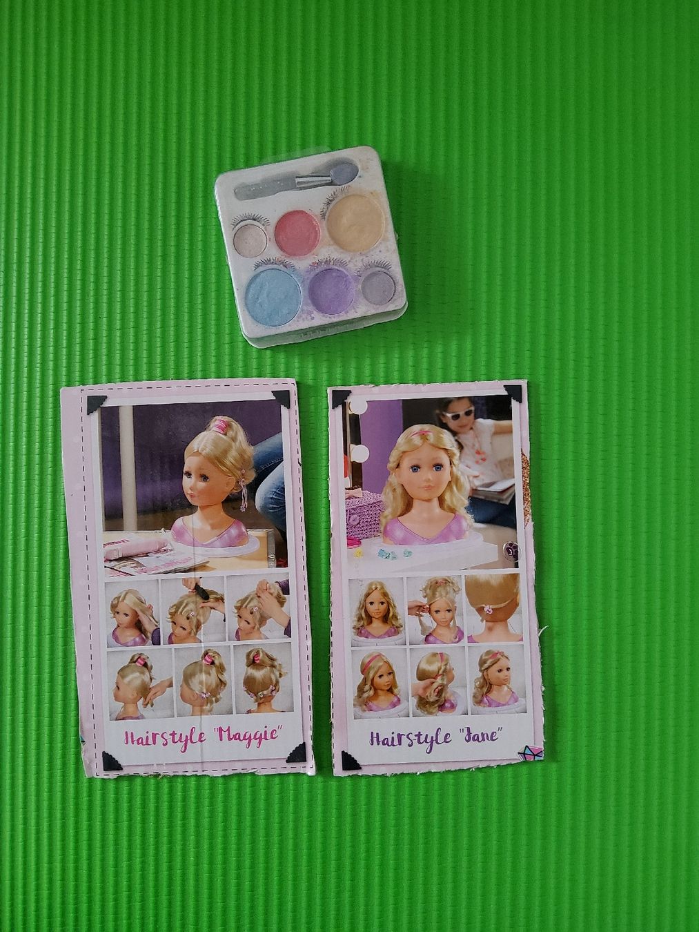 Perücken: Poupée Hairstyle Creation – Neu (gemäss Beschreibung) aus La Tour-de-Peilz von  1