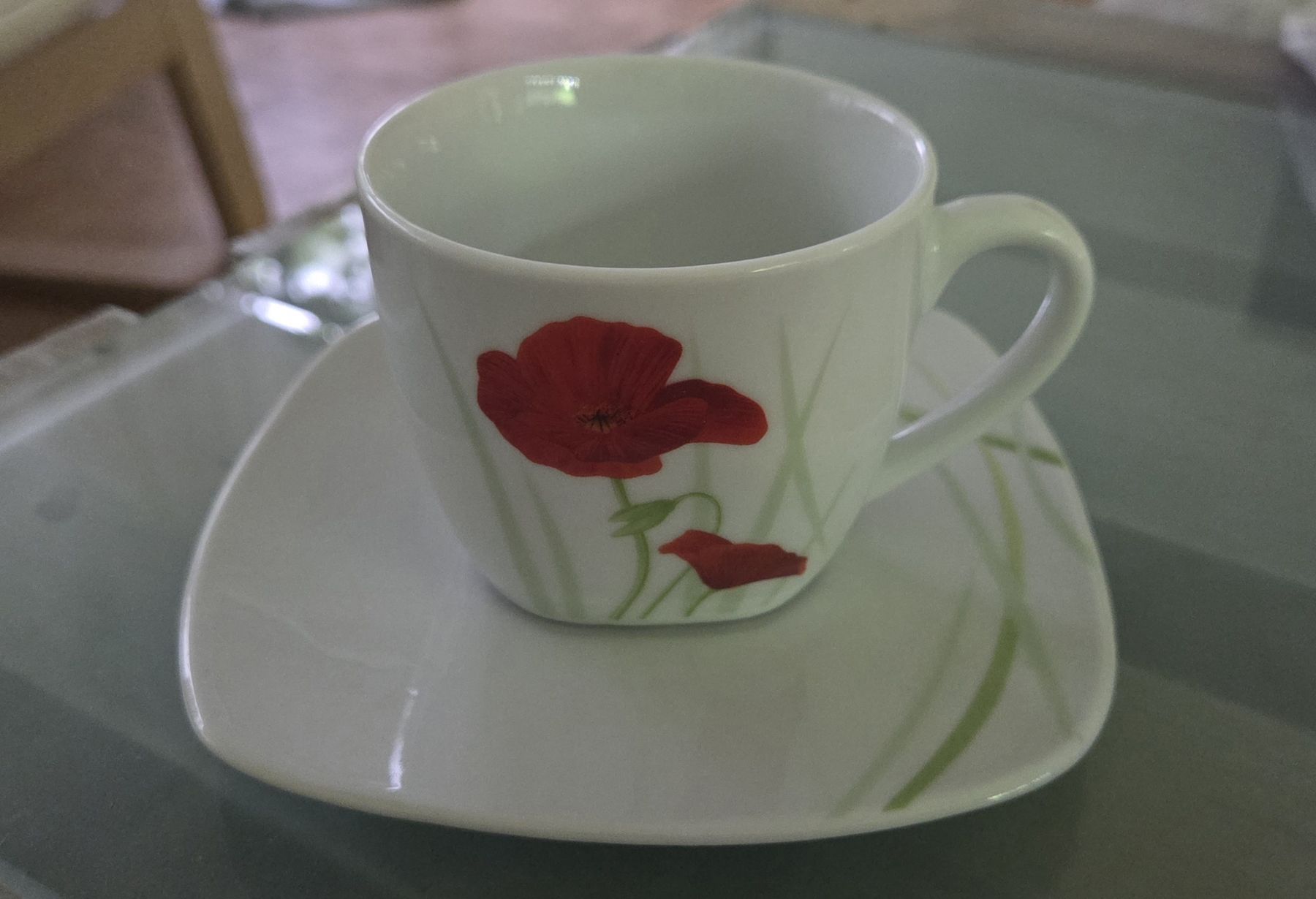 Tassen: Kaffeetasse mit Untertasse Mohnblumen 6teilig – Gebraucht aus Egg b. Zürich von mbe_qc2g