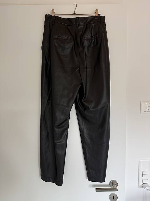 Pantaloni: Karo Kauer schwarze Kunstleder Hose  – Usato da Buchberg venduto da the_w8gy 2