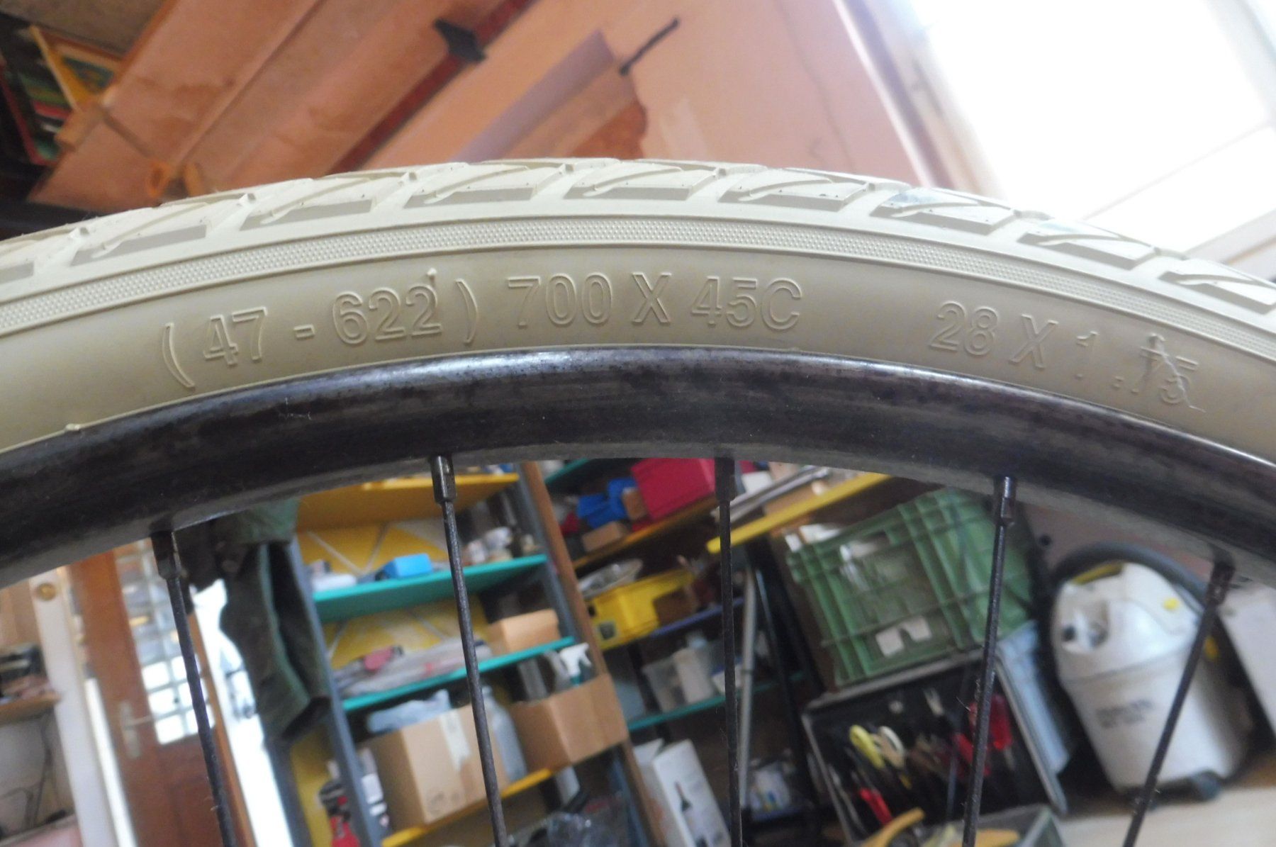 Vélos: Oldtimer Velo mit weissen Reifen – D'occasion à Maschwanden par struppiundtim 7