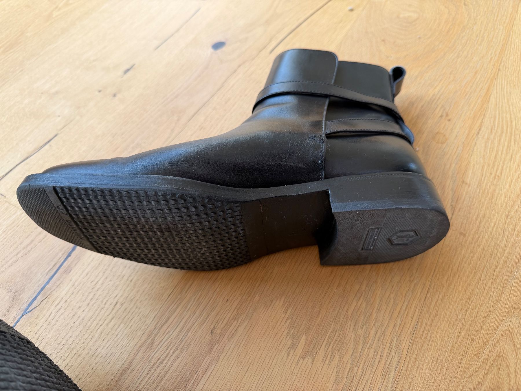 Salvatore Ferragamo Scarpe da uomo: Ferragamo Single Buckle Men's Boots - Size 9 / EU 43 – Nuovo (secondo la descrizione) da Oetwil a.d. Limmat venduto da cabber333 4