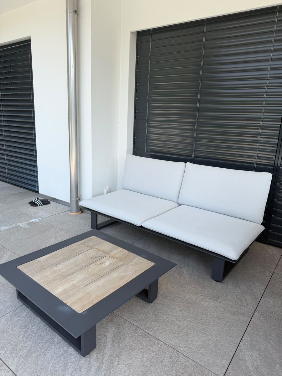 Sofas: Gartenlounge 2er Sofa mit Tisch  – D'occasion à Reinach BL par zen_s66q